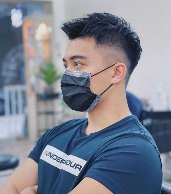 乐鱼最新版本下载,2023秋最潮流的男生发型来了！干净利落剪完就是帅气