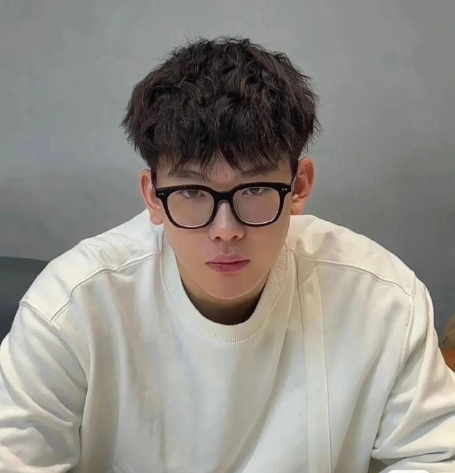 leyucom乐鱼官网,00后男生别乱剪发型试试这3款“少年感”发型减龄又帅气!