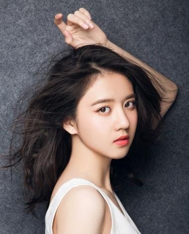 乐鱼最新版本下载,20款减龄又显气质的发型让你秒变青春美少女!