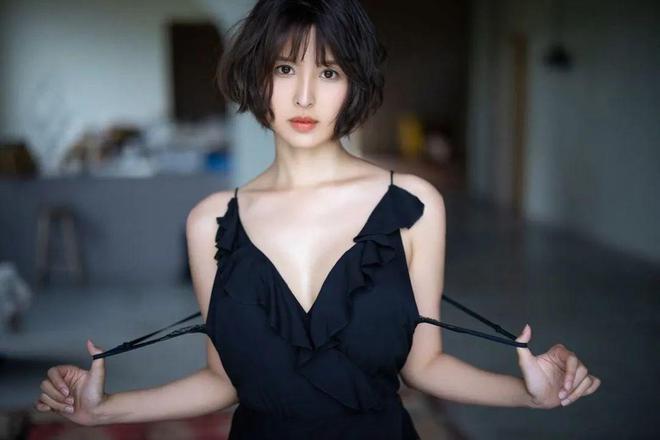 乐鱼全站网页版登录入口,葵司岛国极品短发女老师!