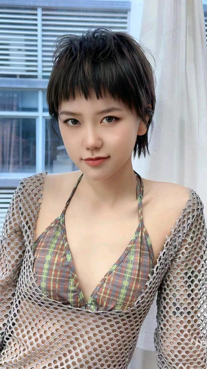 乐鱼游戏官网入口,短发大赏:每一款都能让你美到开挂